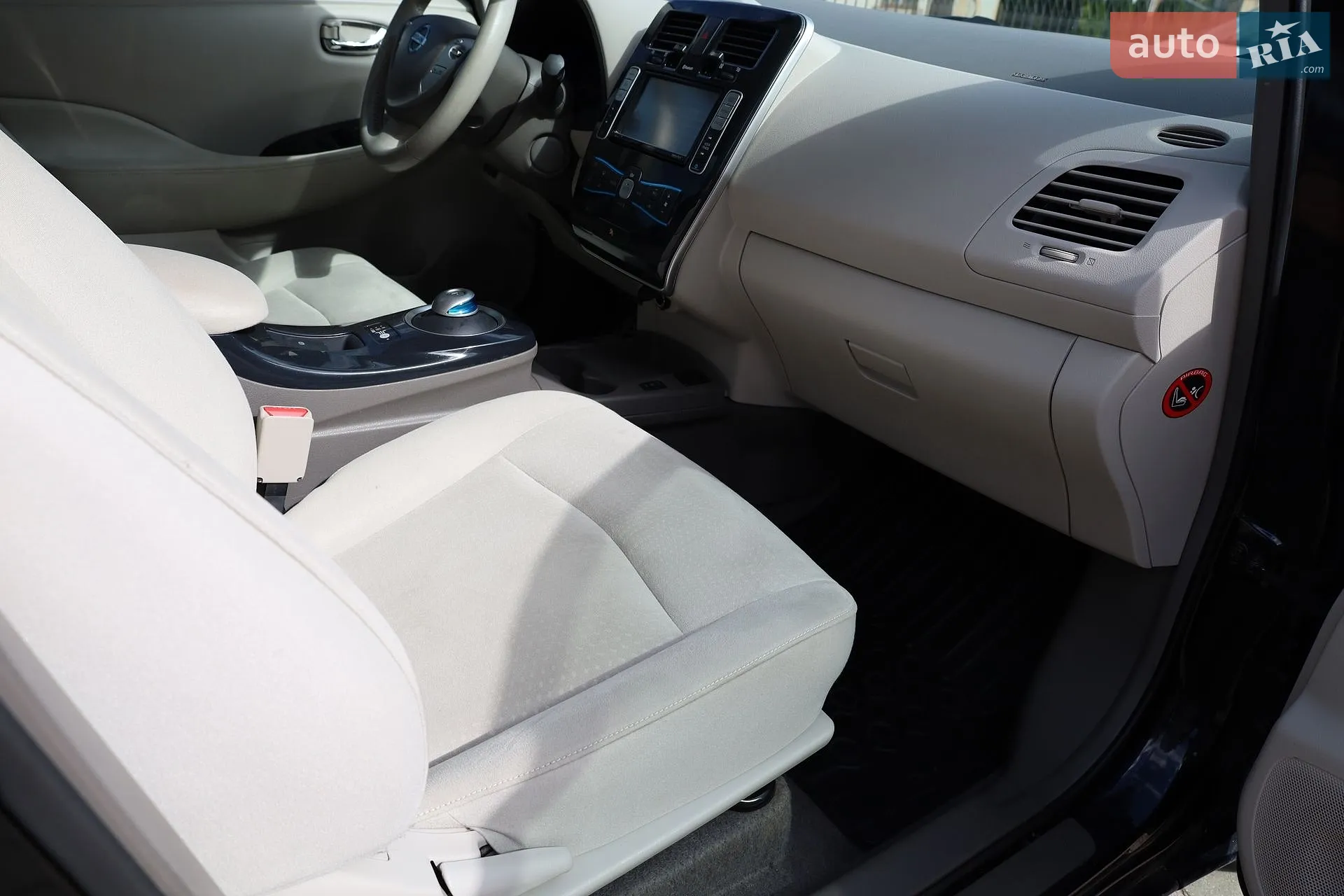 2011 Nissan Leaf - мініатюра 37