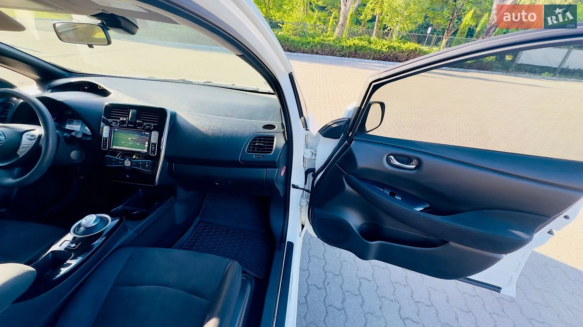2017 Nissan Leaf - мініатюра 12