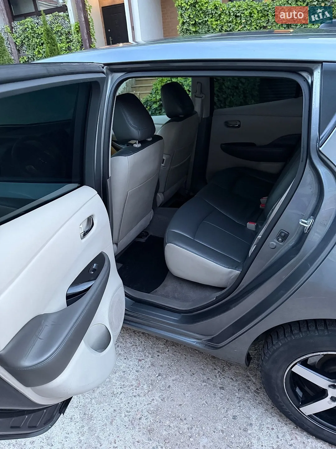 2015 Nissan Leaf - мініатюра 10