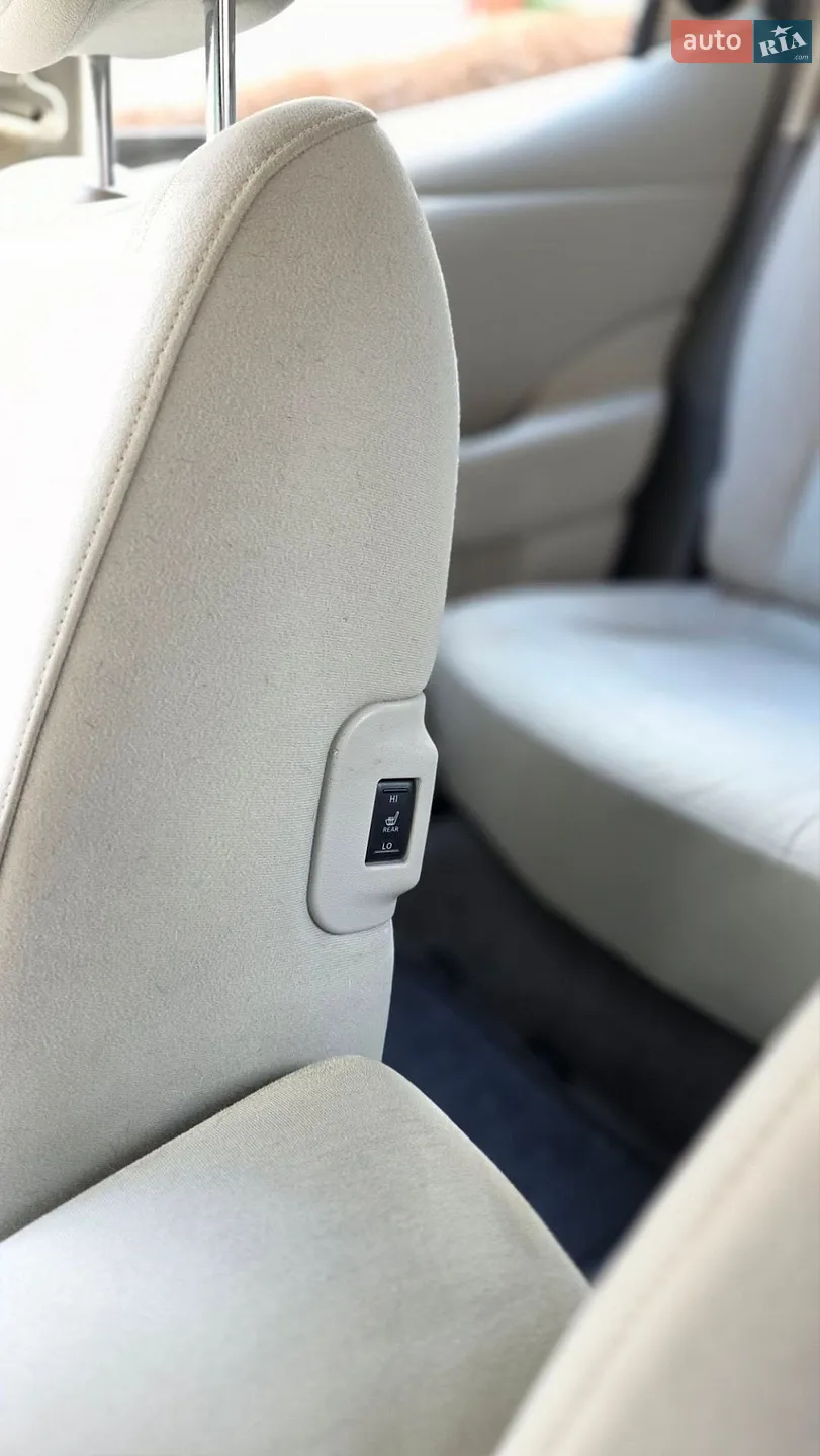2012 Nissan Leaf - мініатюра 18
