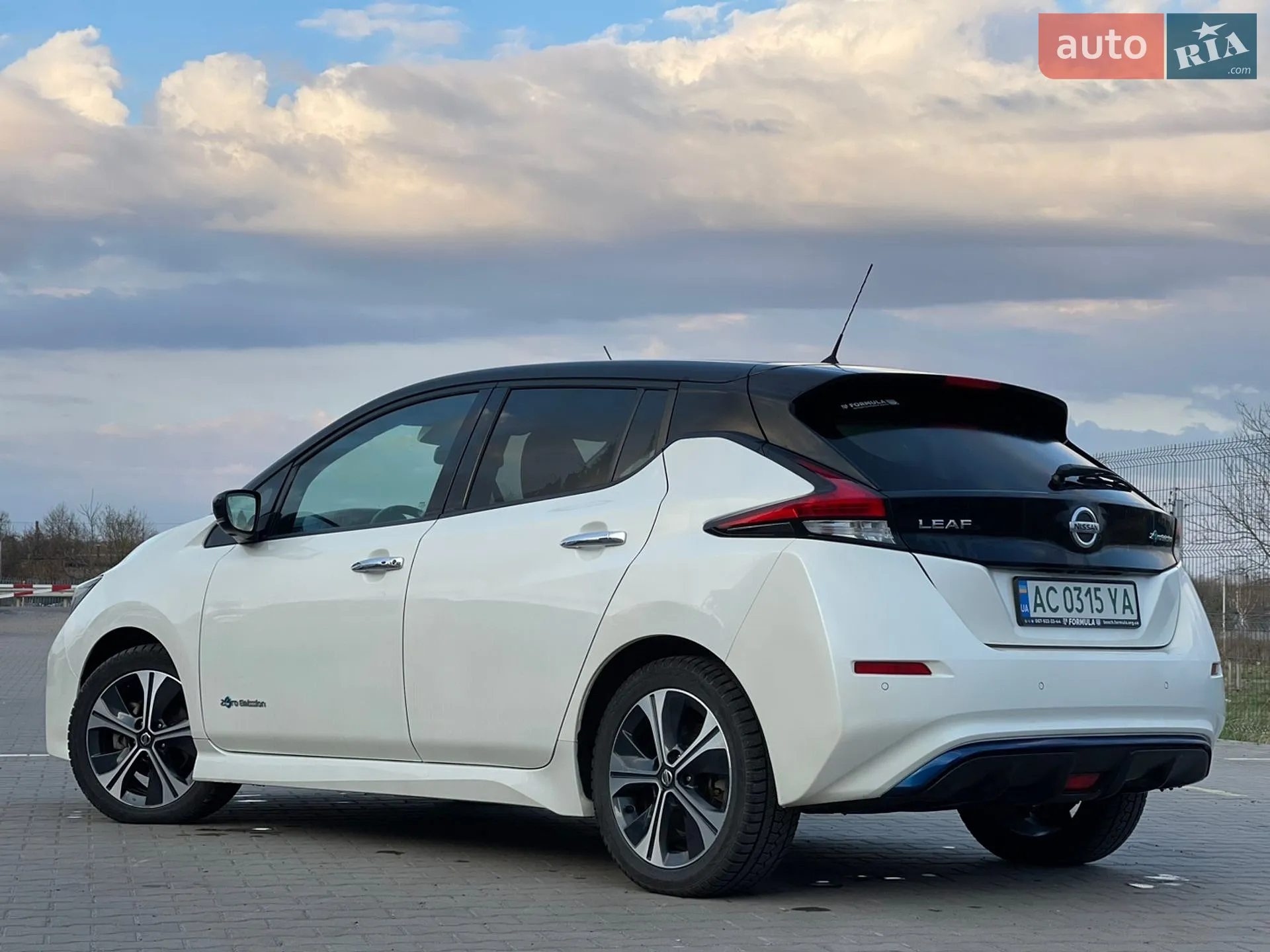 2020 Nissan Leaf - мініатюра 10