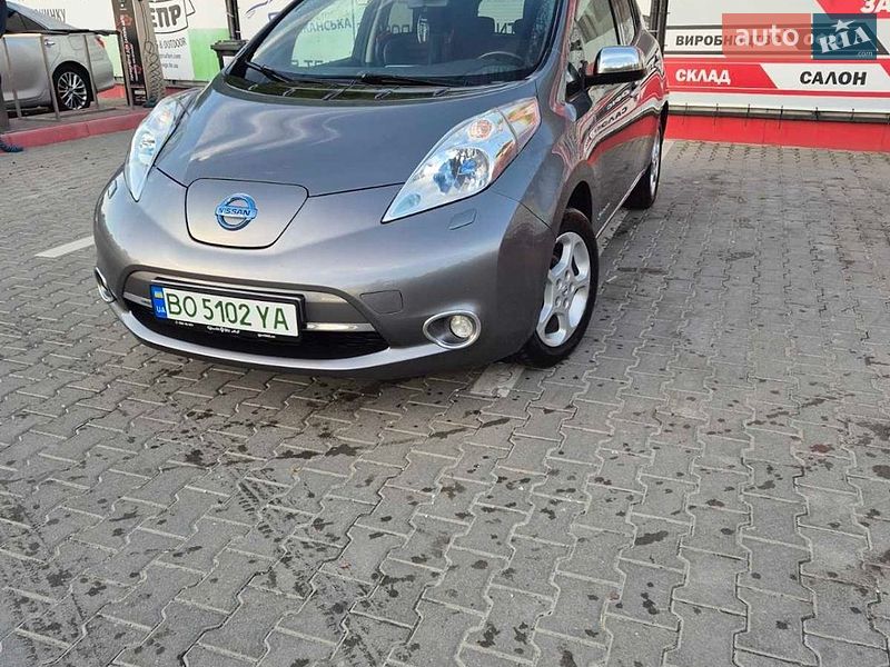 Хэтчбек Nissan Leaf 2013 в Тернополе