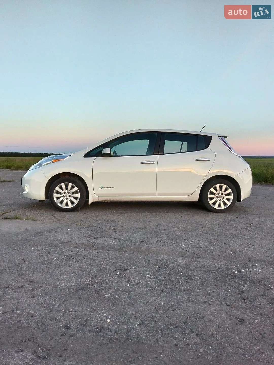 2016 Nissan Leaf - мініатюра 10