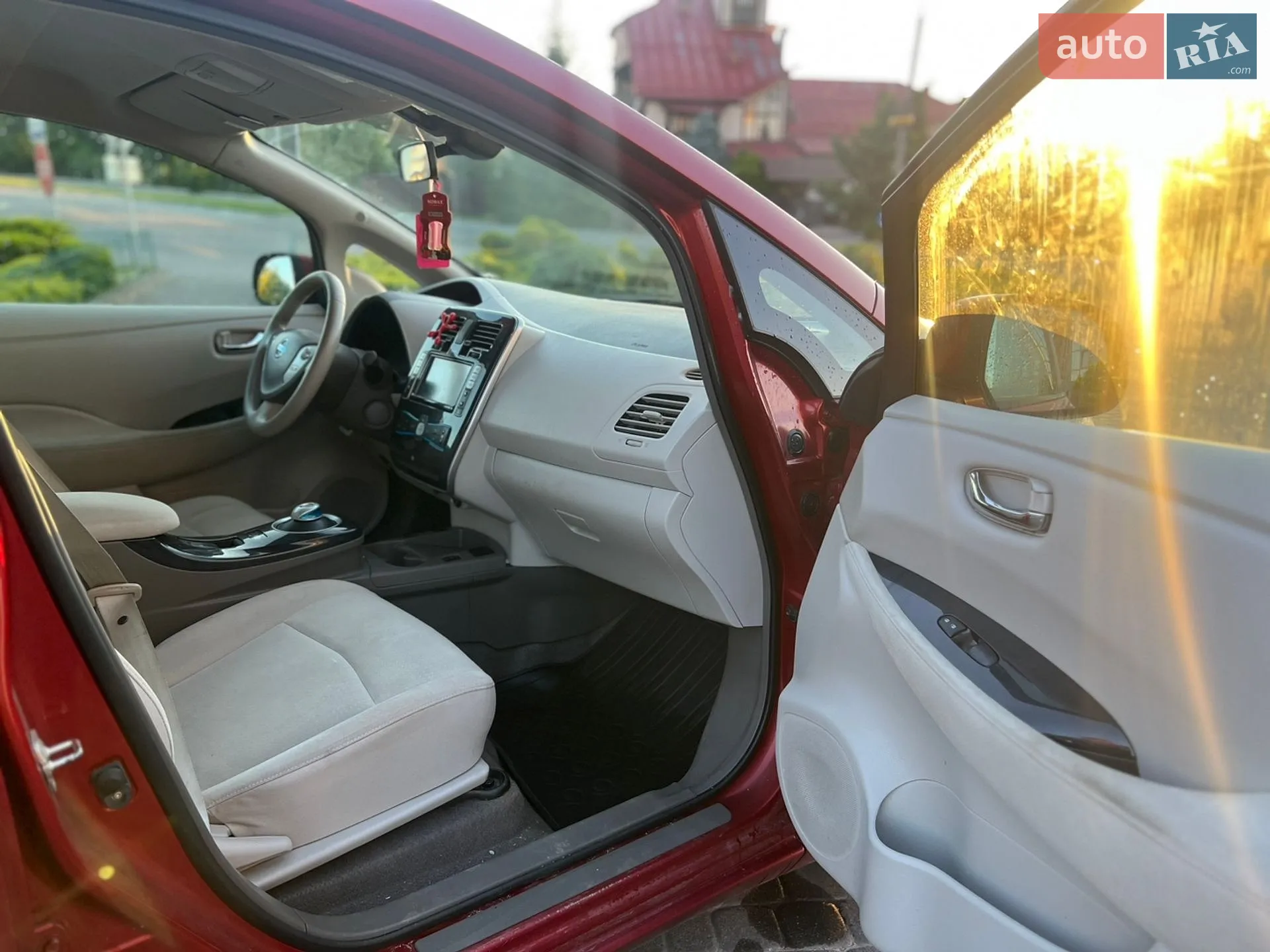 2012 Nissan Leaf - мініатюра 23