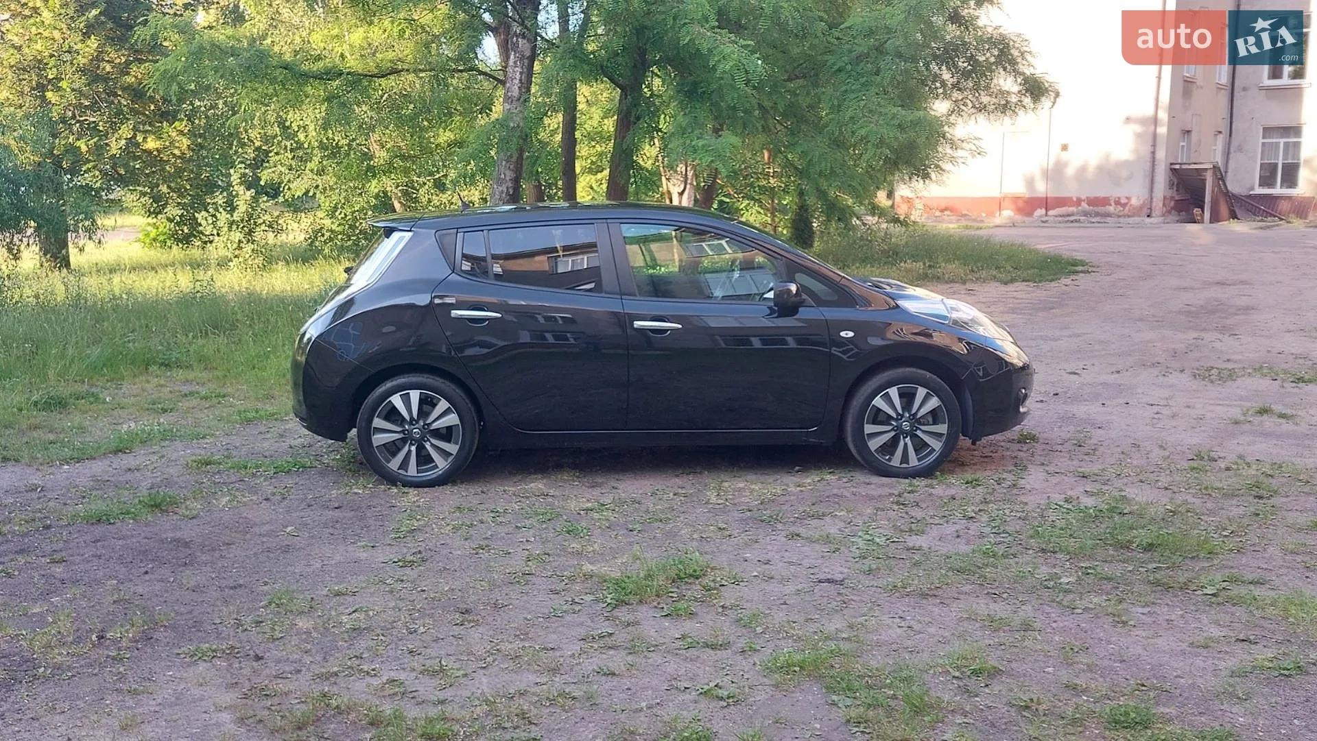 2017 Nissan Leaf - мініатюра 12