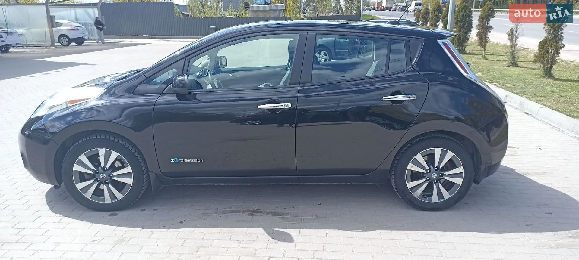 2017 Nissan Leaf - мініатюра 14