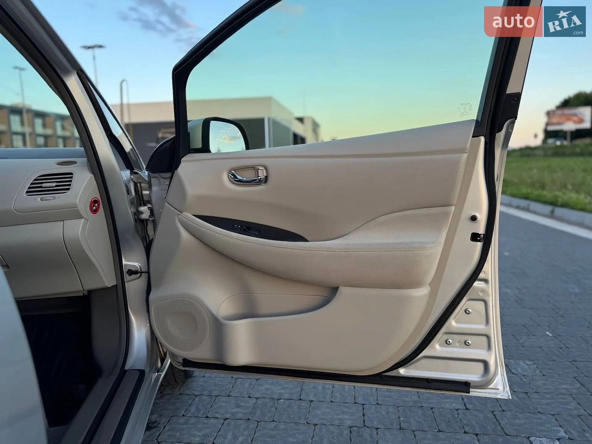 2012 Nissan Leaf - мініатюра 29