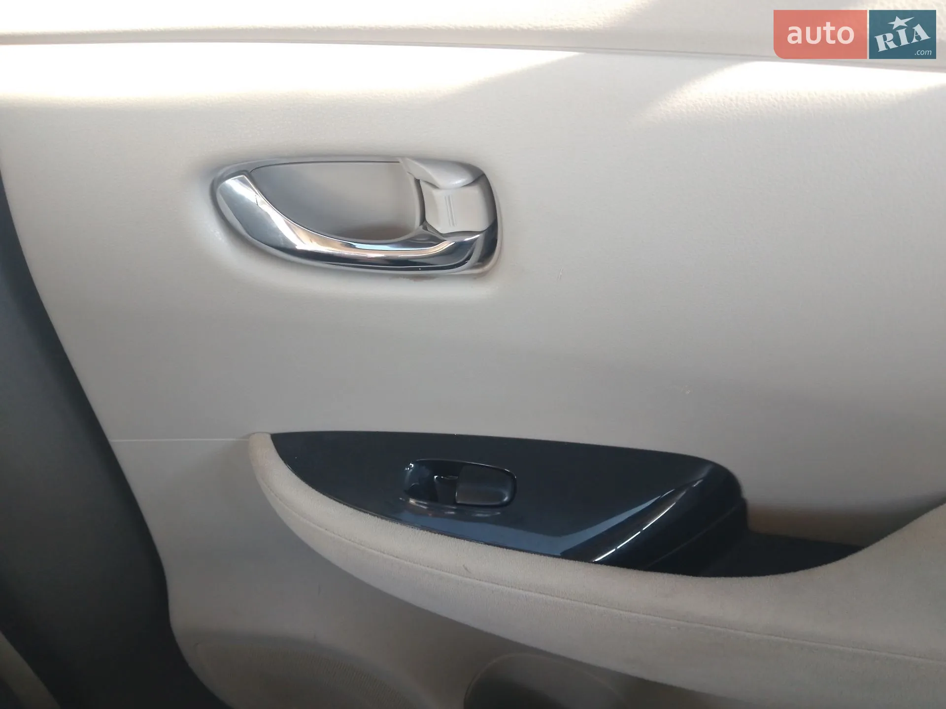 2012 Nissan Leaf - мініатюра 28