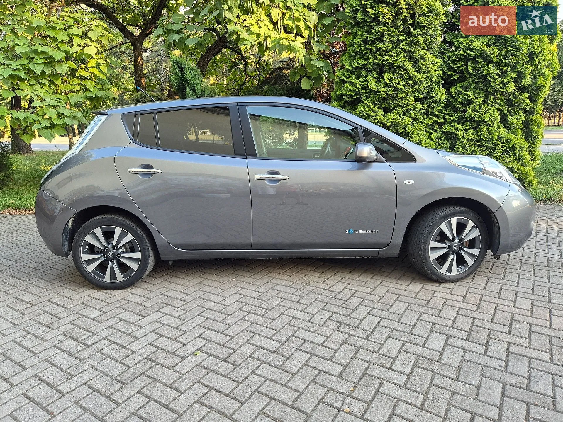 2013 Nissan Leaf - мініатюра 11