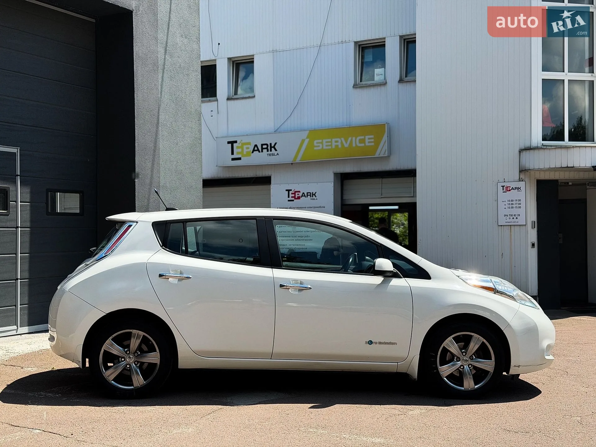 2013 Nissan Leaf - мініатюра 11