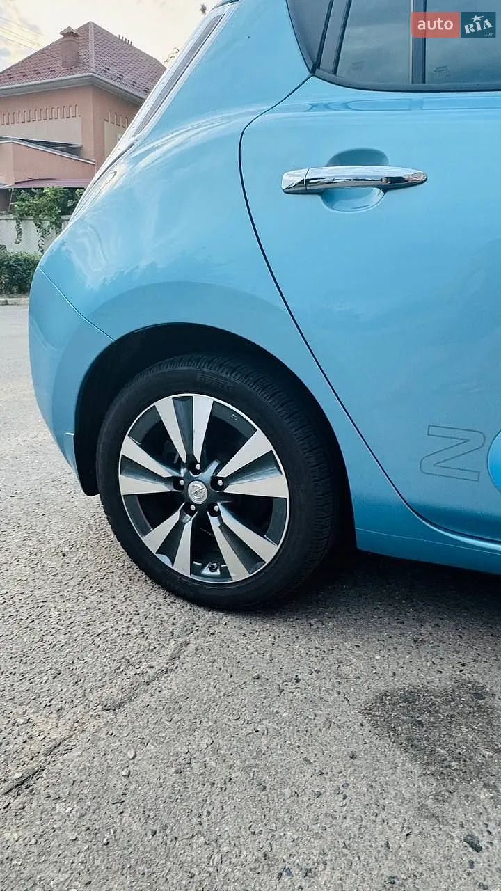 2015 Nissan Leaf - мініатюра 11