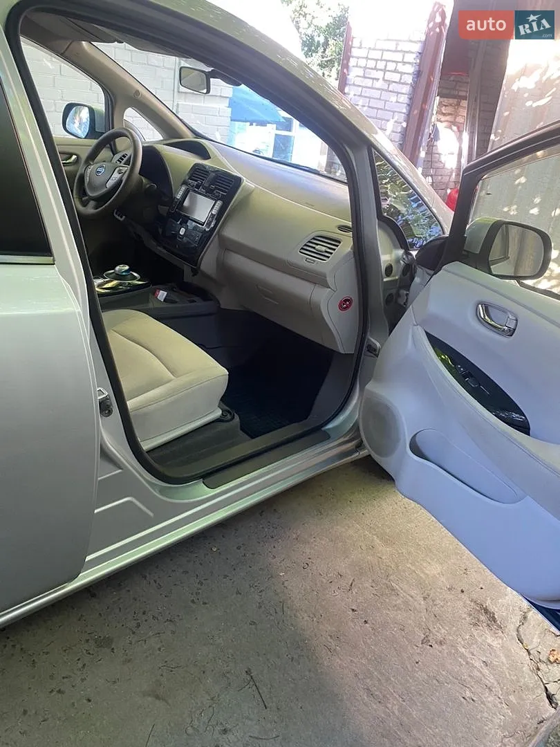 2011 Nissan Leaf - мініатюра 7