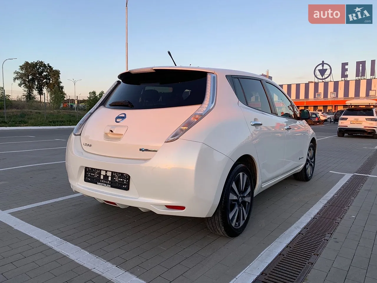 2014 Nissan Leaf - мініатюра 16