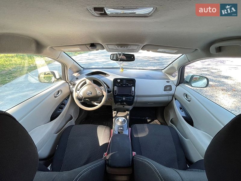 Хэтчбек Nissan Leaf 2012 в Львове