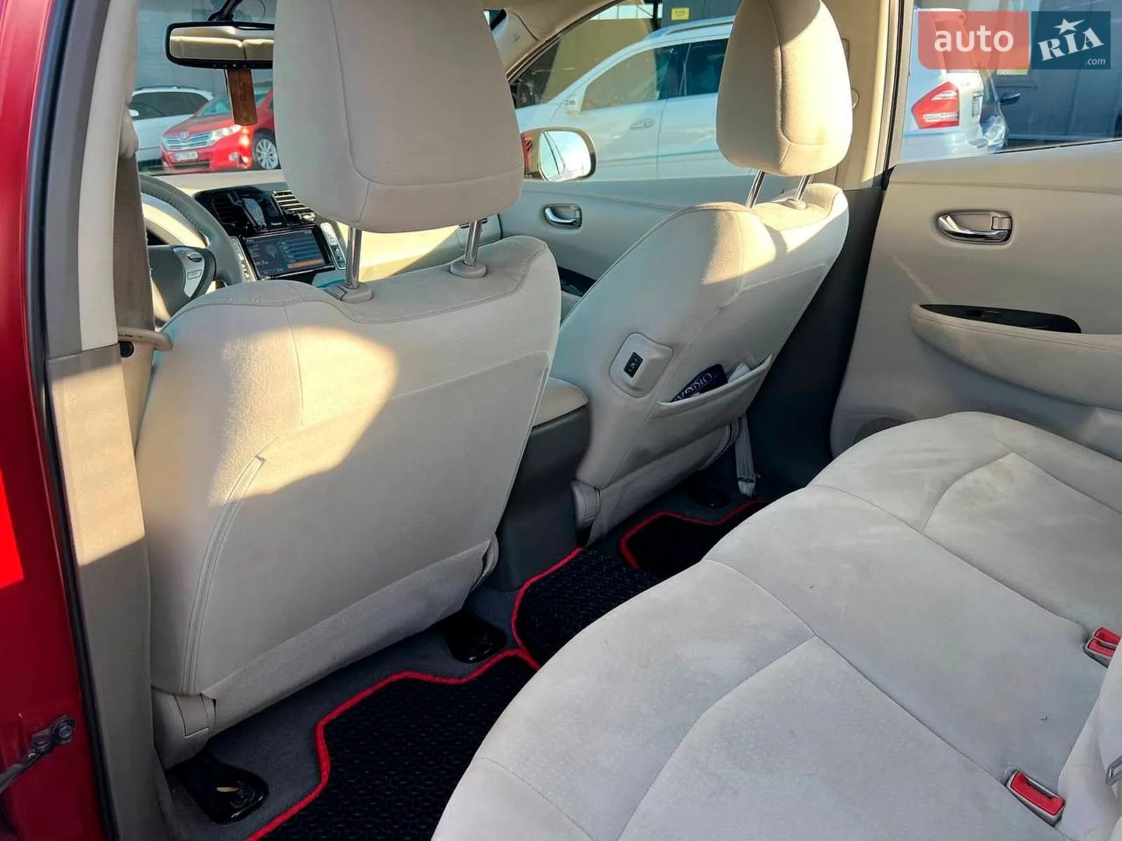 2012 Nissan Leaf - мініатюра 39