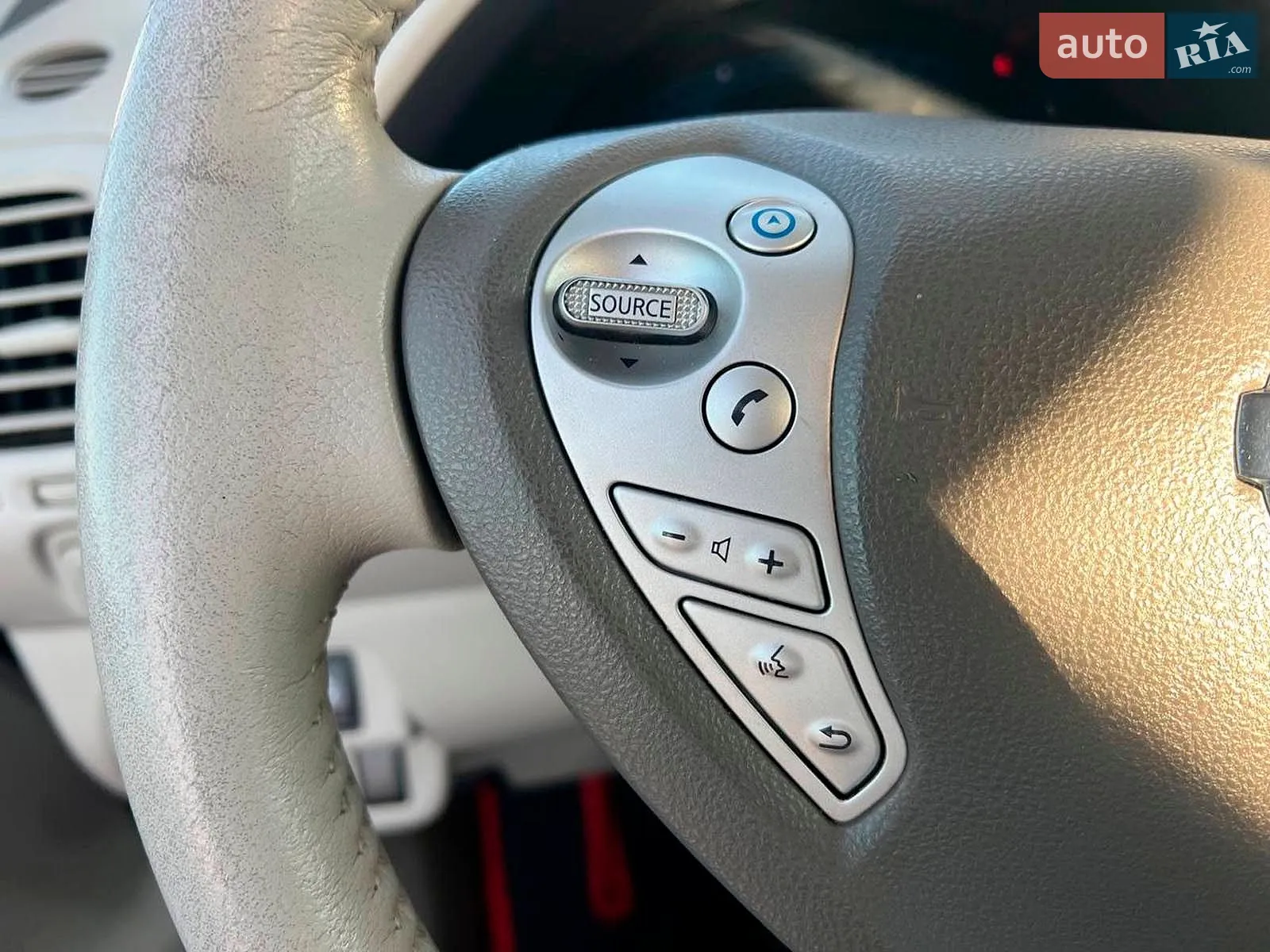 2012 Nissan Leaf - мініатюра 26