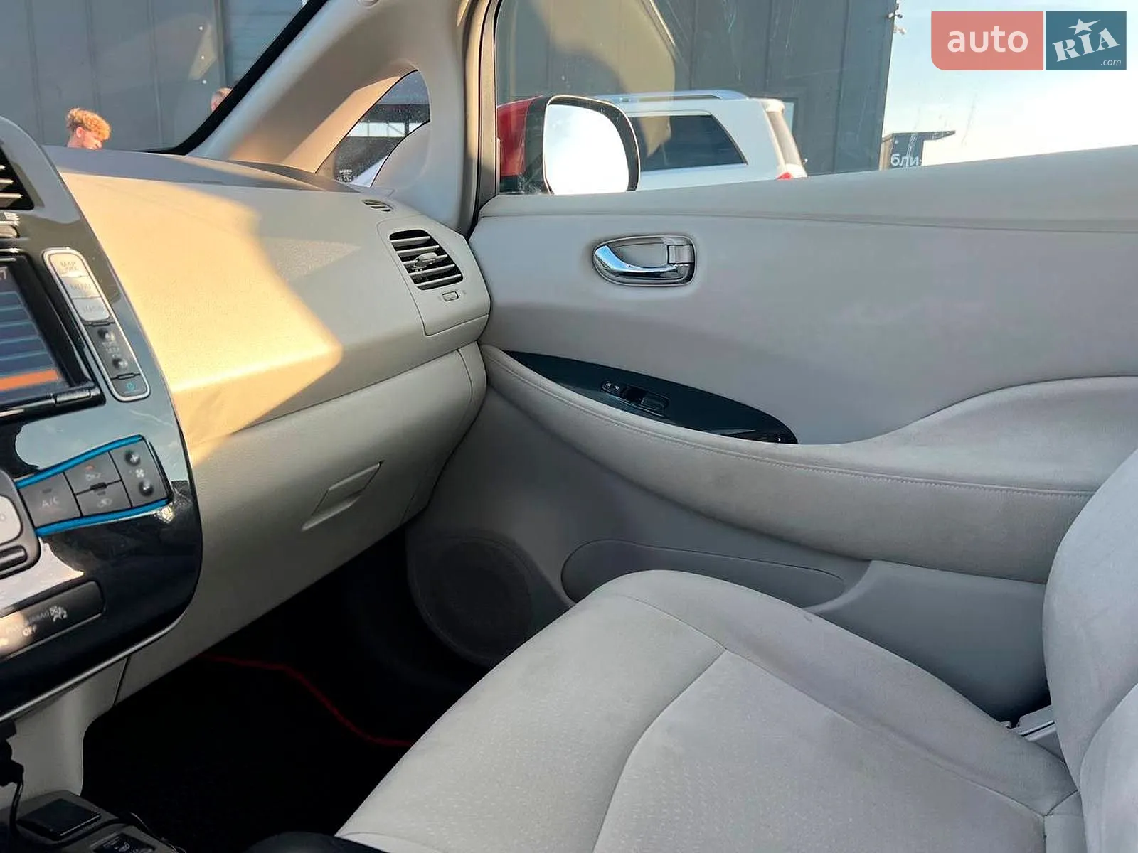 2012 Nissan Leaf - мініатюра 35