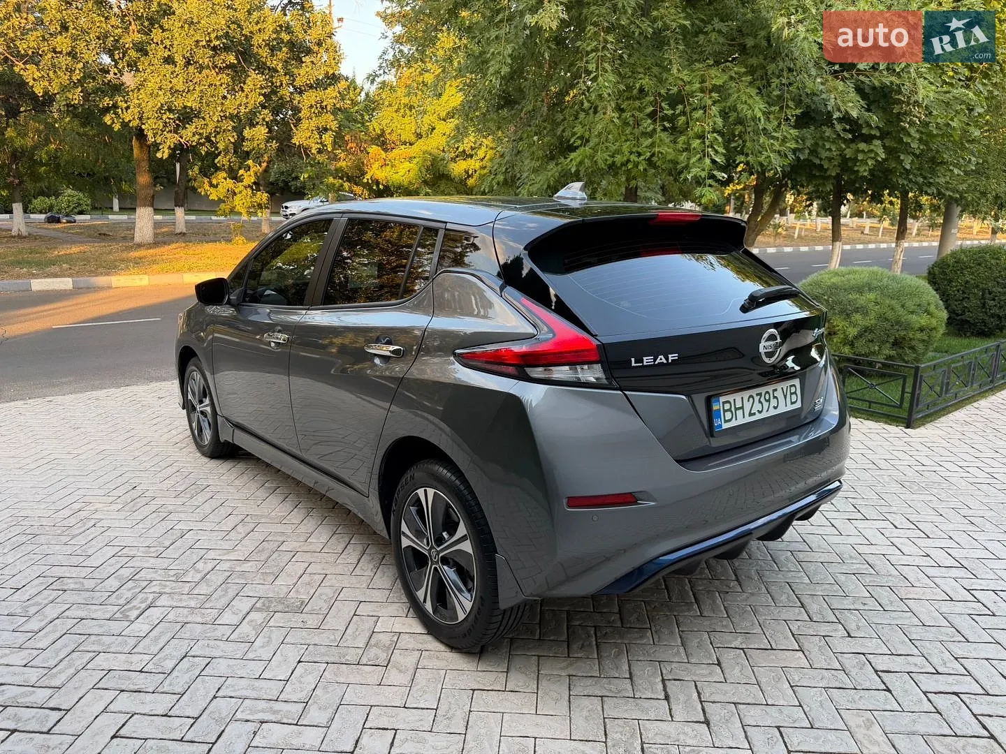 2020 Nissan Leaf - мініатюра 11