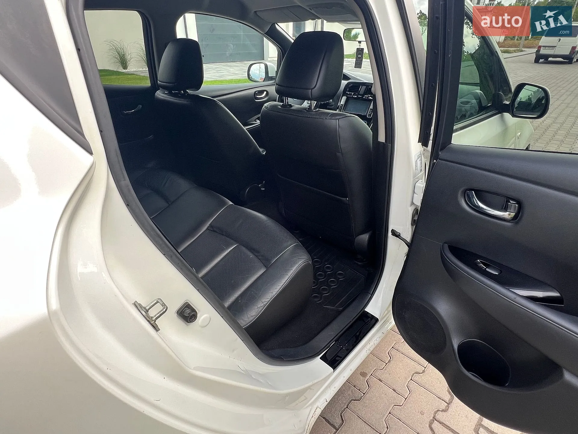 2015 Nissan Leaf - мініатюра 9