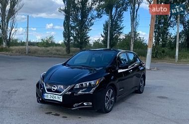 Хэтчбек Nissan Leaf 2018 в Кривом Роге