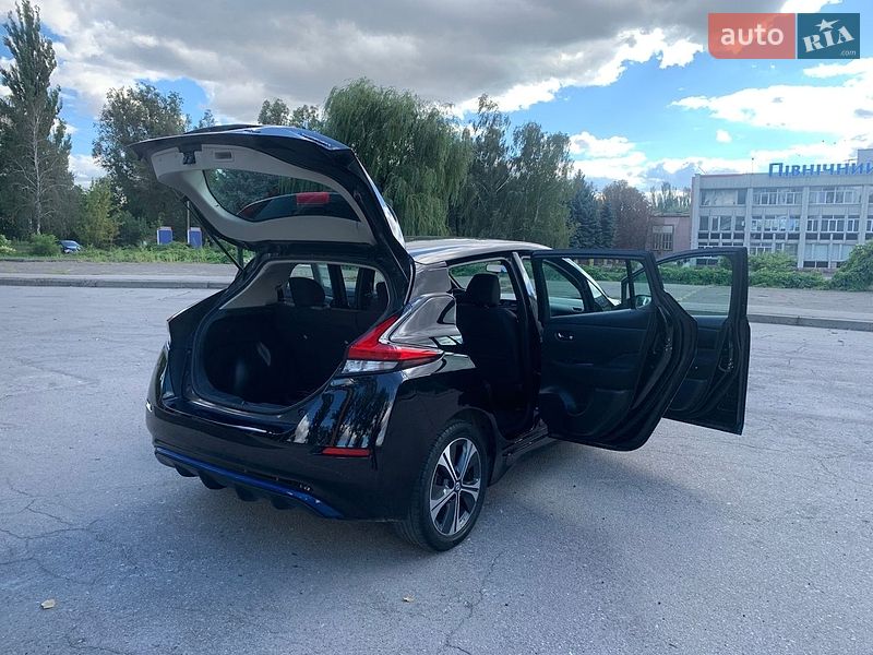 Хэтчбек Nissan Leaf 2018 в Кривом Роге