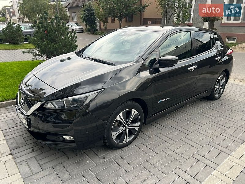 Хэтчбек Nissan Leaf 2018 в Тячеве фото Хэтчбек Nissan Leaf 2018 в Тячеве