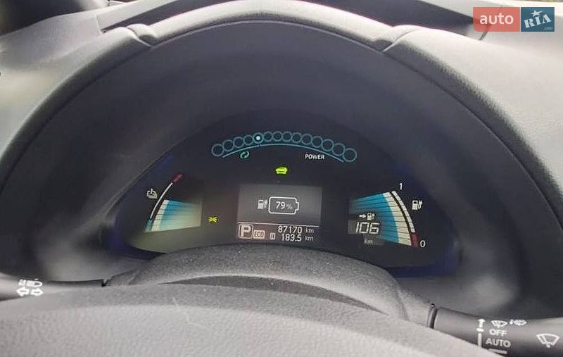 Хетчбек Nissan Leaf 2015 в Умані