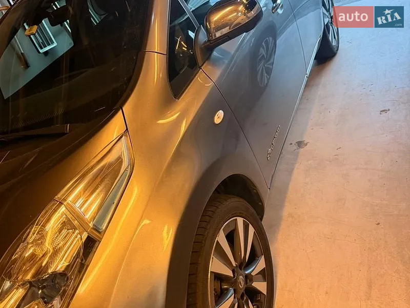 Nissan Leaf 2014