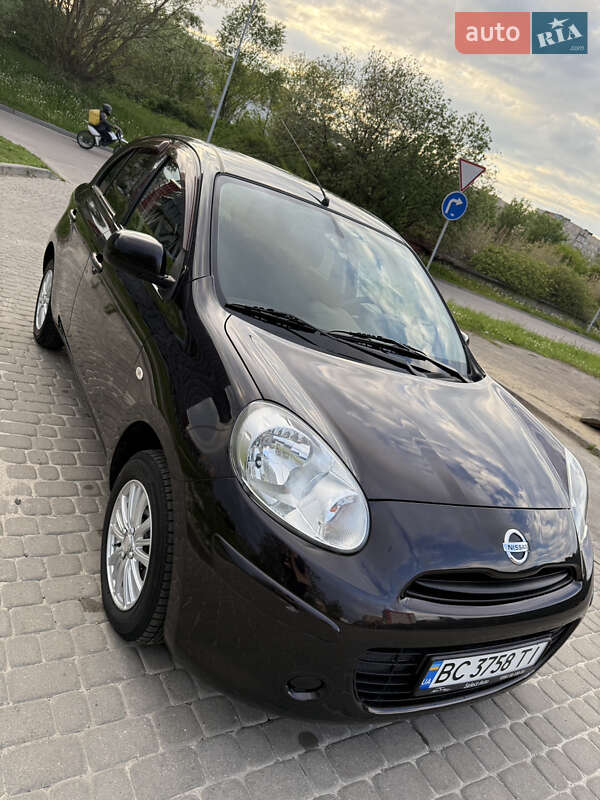 Хэтчбек Nissan March 2012 в Львове