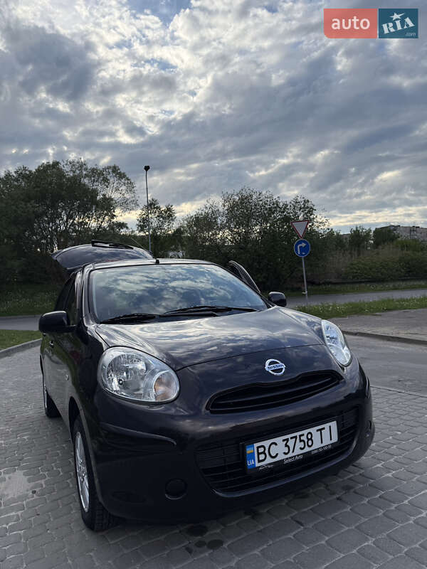 Хэтчбек Nissan March 2012 в Львове