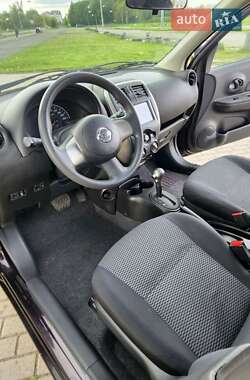 Хэтчбек Nissan March 2013 в 