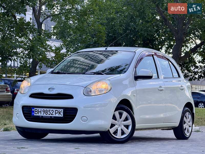 Nissan March 2013