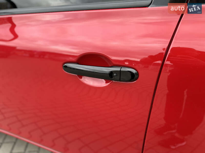 Хетчбек Nissan March 2010 в Житомирі