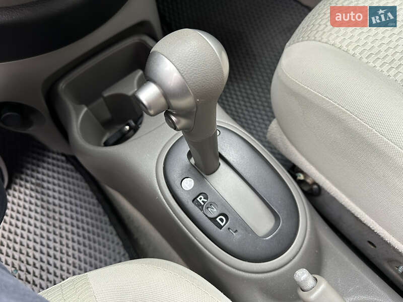 Хетчбек Nissan March 2010 в Житомирі