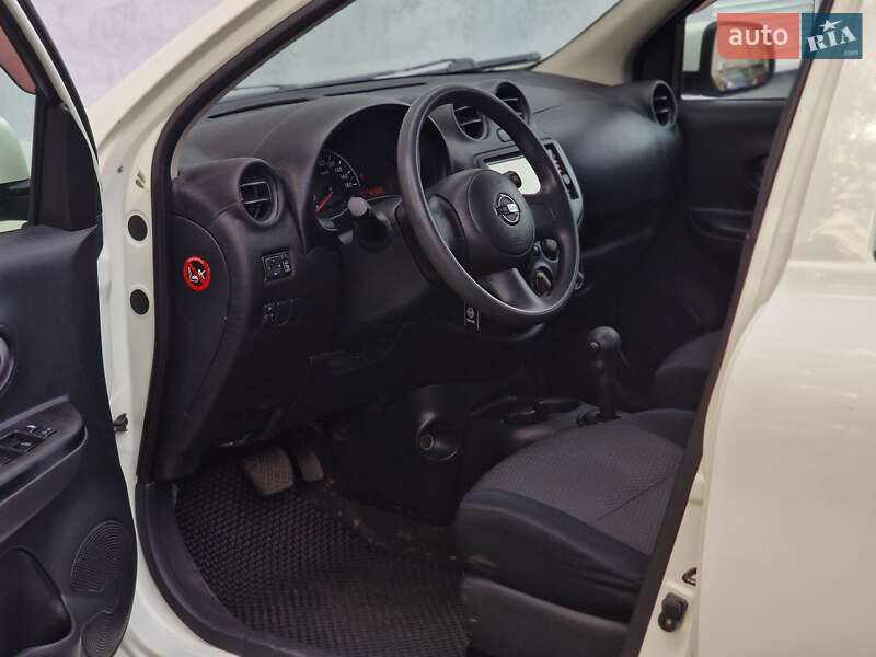 Хетчбек Nissan March 2012 в Одесі фото 41 Хетчбек Nissan March 2012 в Одесі