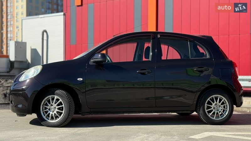 Хэтчбек Nissan March 2013 в Киеве