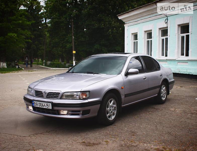 Седан Nissan Maxima 1996 в Знаменке