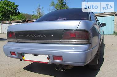 Седан Nissan Maxima 1991 в Кропивницком