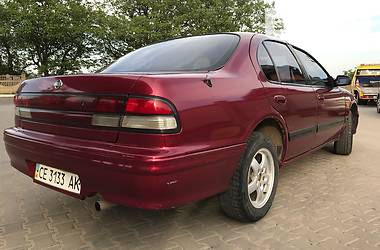 Седан Nissan Maxima 1996 в Чернівцях