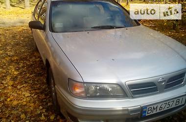 Седан Nissan Maxima 1998 в Ромнах