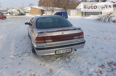 Седан Nissan Maxima 1996 в Киеве