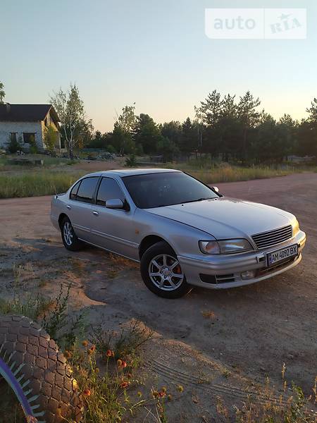 Седан Nissan Maxima 2000 в Коростені