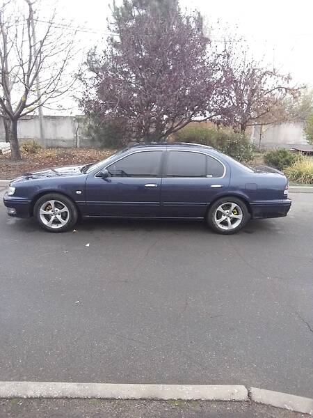 Седан Nissan Maxima 1996 в Кривому Розі