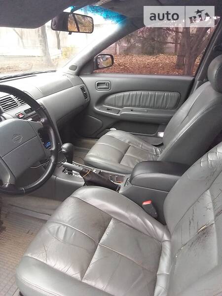 Седан Nissan Maxima 1996 в Кривому Розі