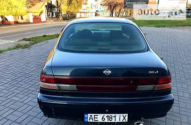 Седан Nissan Maxima 1996 в Каменском