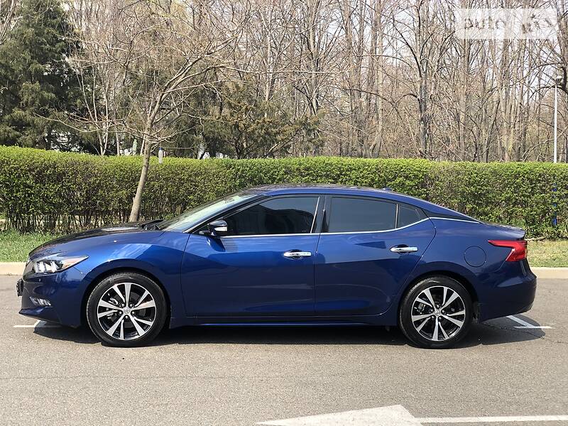 Седан Nissan Maxima 2018 в Одесі