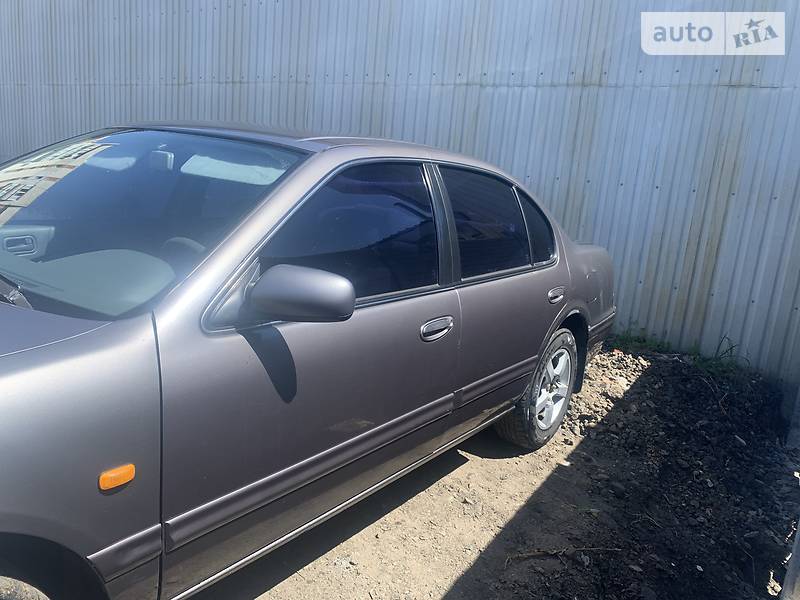 Седан Nissan Maxima 1997 в Харкові