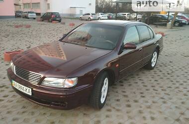 Седан Nissan Maxima 1995 в Києві