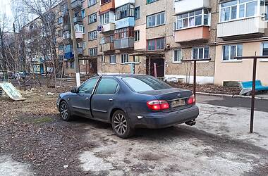 Седан Nissan Maxima 2000 в Славянске