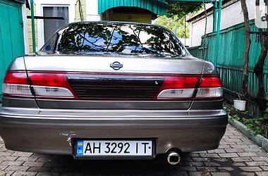 Седан Nissan Maxima 1999 в Покровске